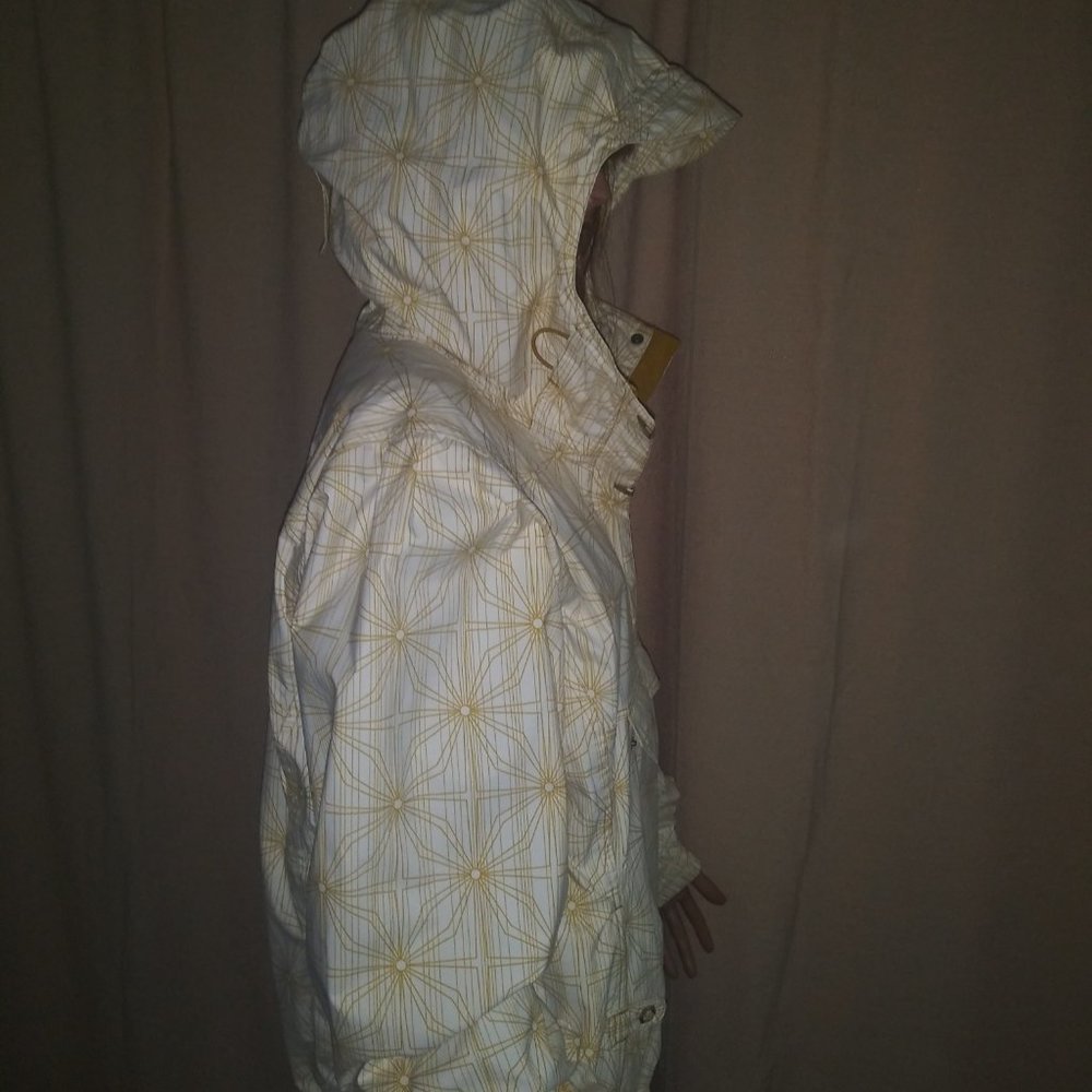 Helly Hansen, Helly Tech Fabric Technology, Anora… - image 3